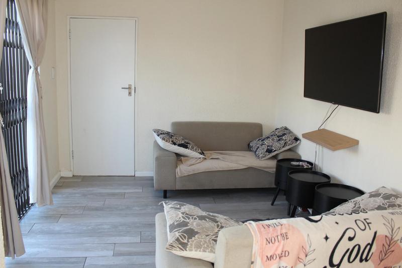 2 Bedroom Property for Sale in Churchill Estate Western Cape